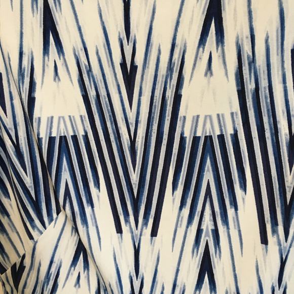 Maggie London navy and white short sleeve easy care dress size 8 geometric print - Picture 3 of 11